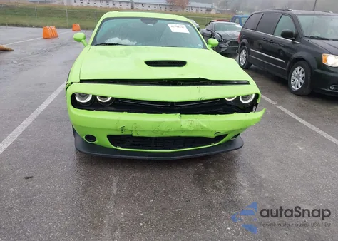 2023 Dodge Challenger R/T z USA, uszkodzony, nr VIN 2C3CDZBT8PH634440